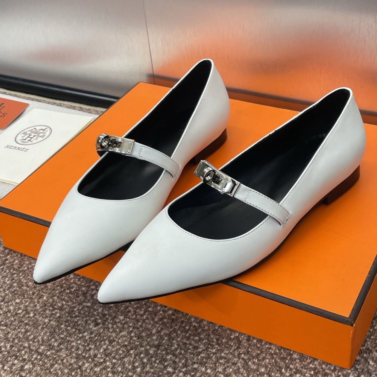 zHERME.S 25C Kelly Ballet Flat Gris Clair Calfskin 208267