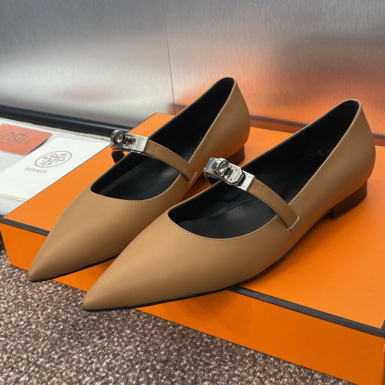 zHERME.S 25C Kelly Ballet Flat Brown Calfskin 208269
