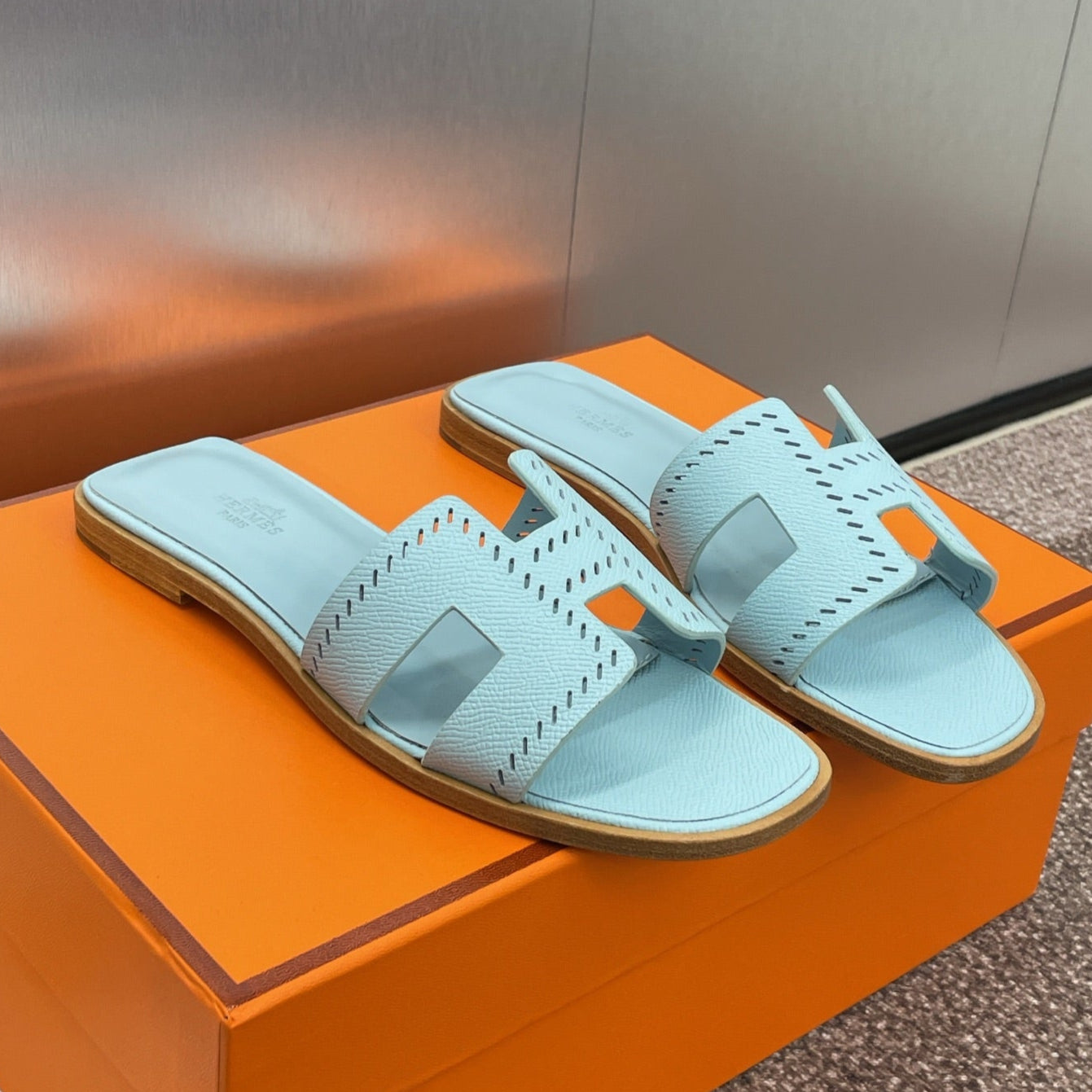 zHERME.S 25 Oran Sandal Cloud Blue Perforate Epsom Leather