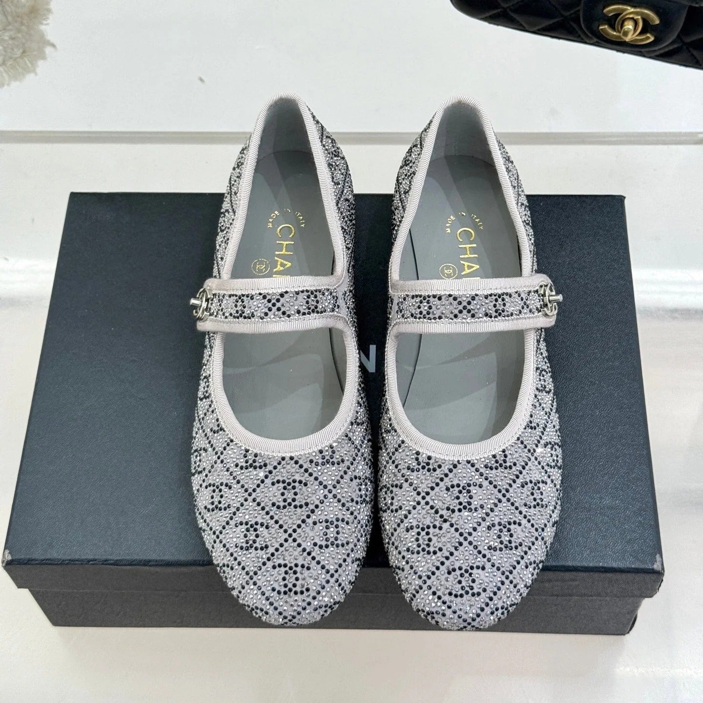 zCHANE.L Flat Mary Jane 25Ss In Grey Embellished With Rhinestones
